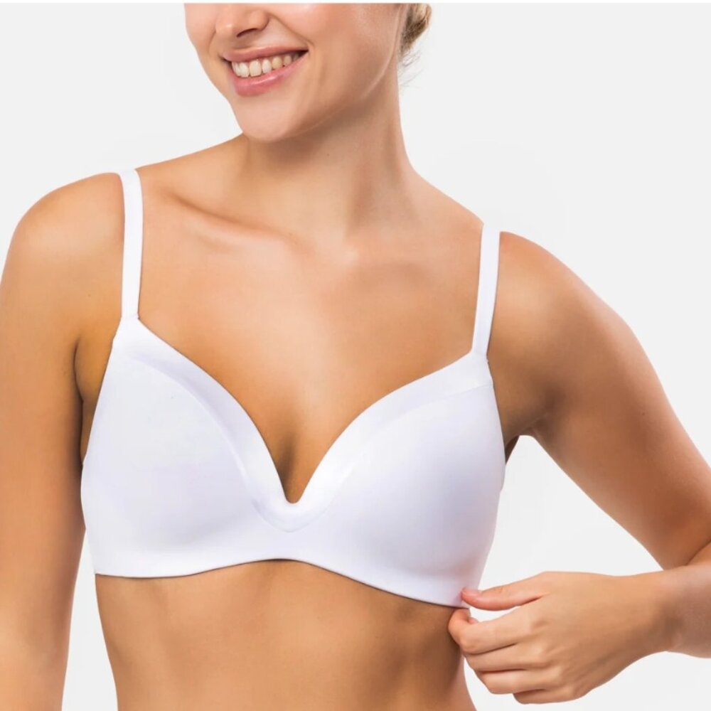 Underoutfit The Satin Grace 3D Molded White Bra New with Tags Size XL Style 1258